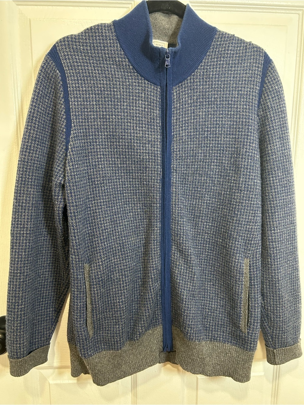 100% cashmere 3VERY Men's Full-Zip Knit Sweater in Heathered Blue..